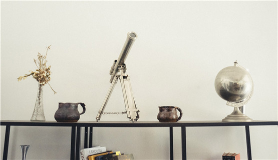 李一鸣《在路上》:文化品格、诗性文风与心灵栖居